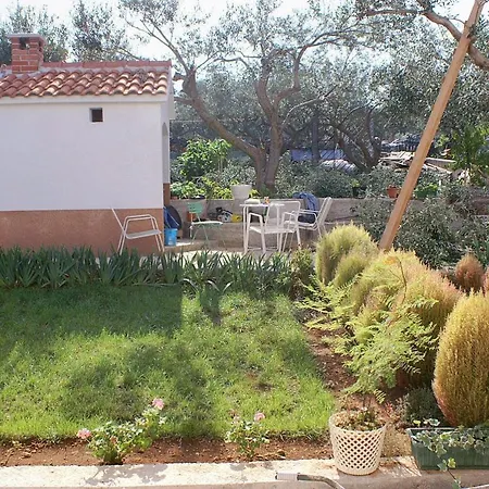 With A Parking Space Splitska, Brac - 2858 Apartman Postira