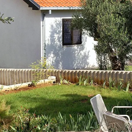 With A Parking Space Splitska, Brac - 2858 Postira