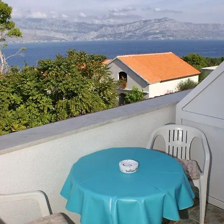 With A Parking Space Splitska, Brac - 2858