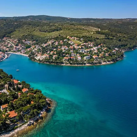 Apartmán With A Parking Space Splitska, Brac - 2858 Postira