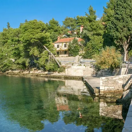 Apartman With A Parking Space Splitska, Brac - 2858