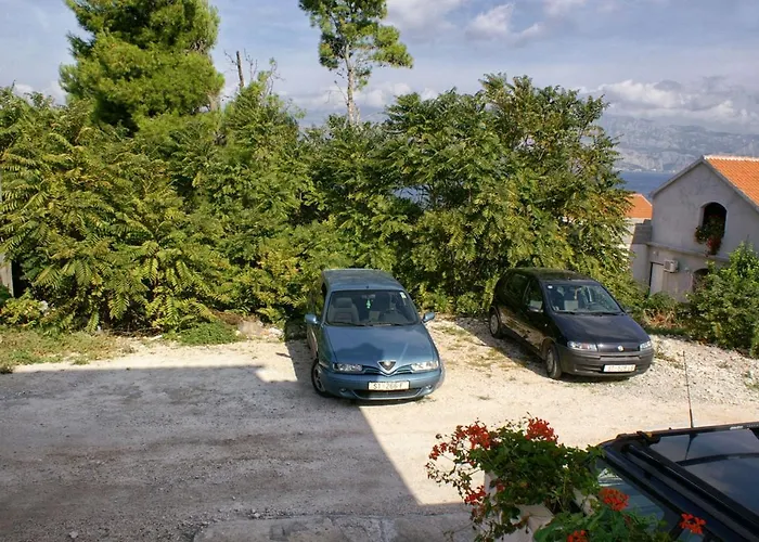 With A Parking Space Splitska, Brac - 2858 *