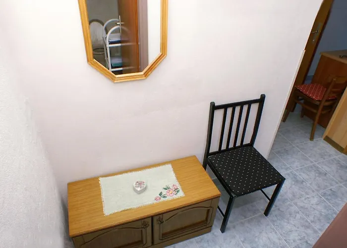 아파트 With A Parking Space Splitska, Brac - 2858