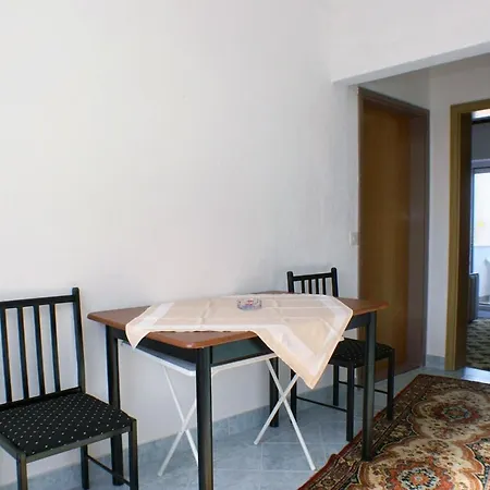 With A Parking Space Splitska, Brac - 2858 דירה *